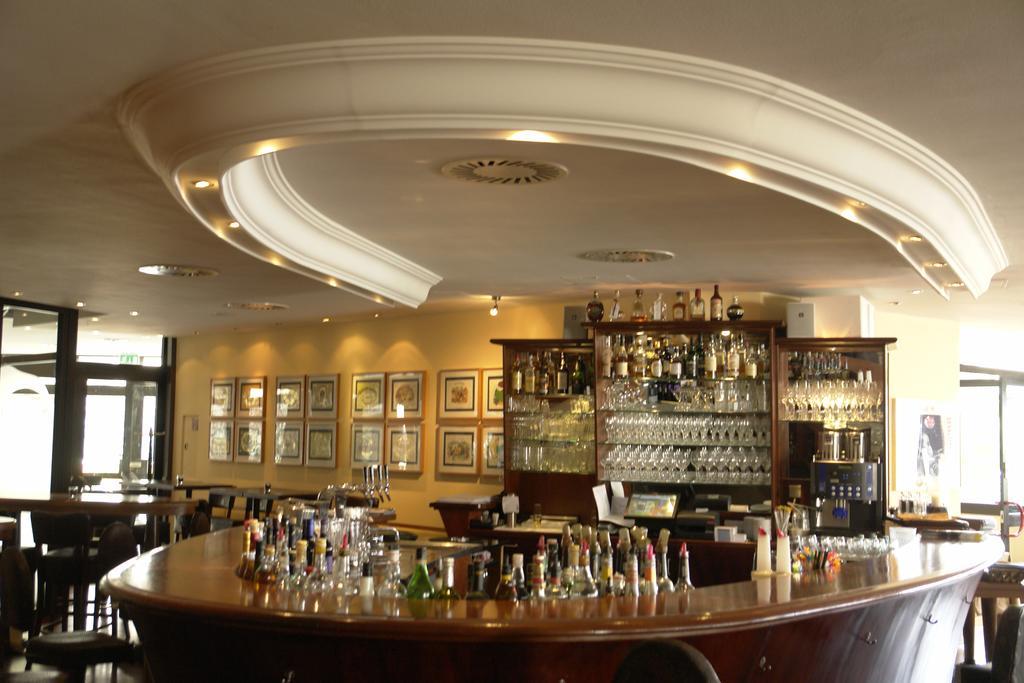 Hotel-Restaurant Zur Krone Löhnberg エクステリア 写真