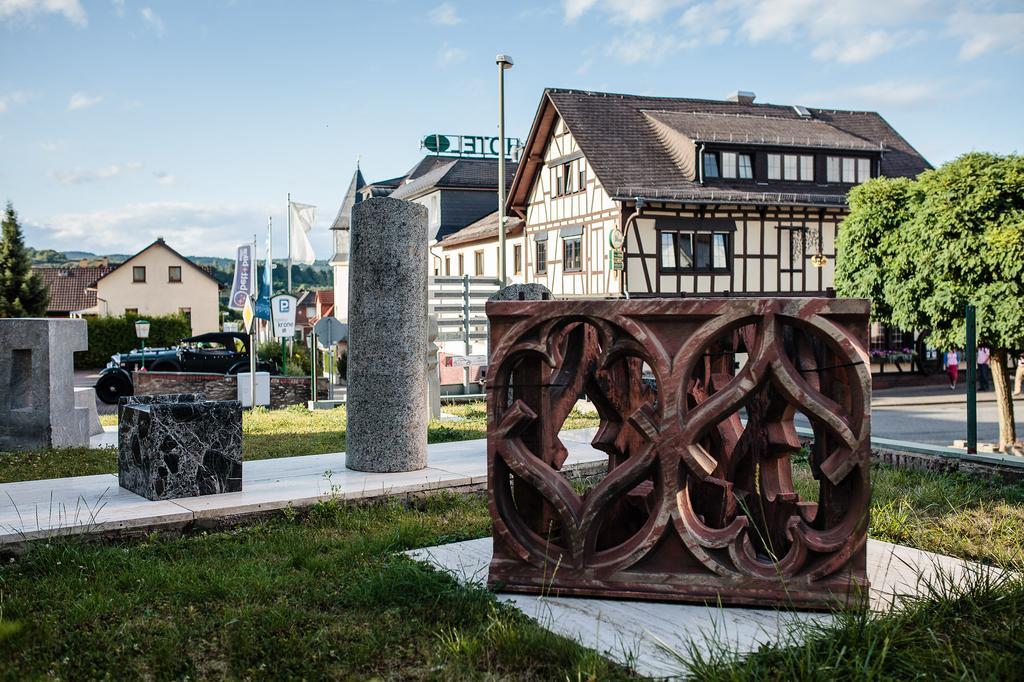 Hotel-Restaurant Zur Krone Löhnberg エクステリア 写真