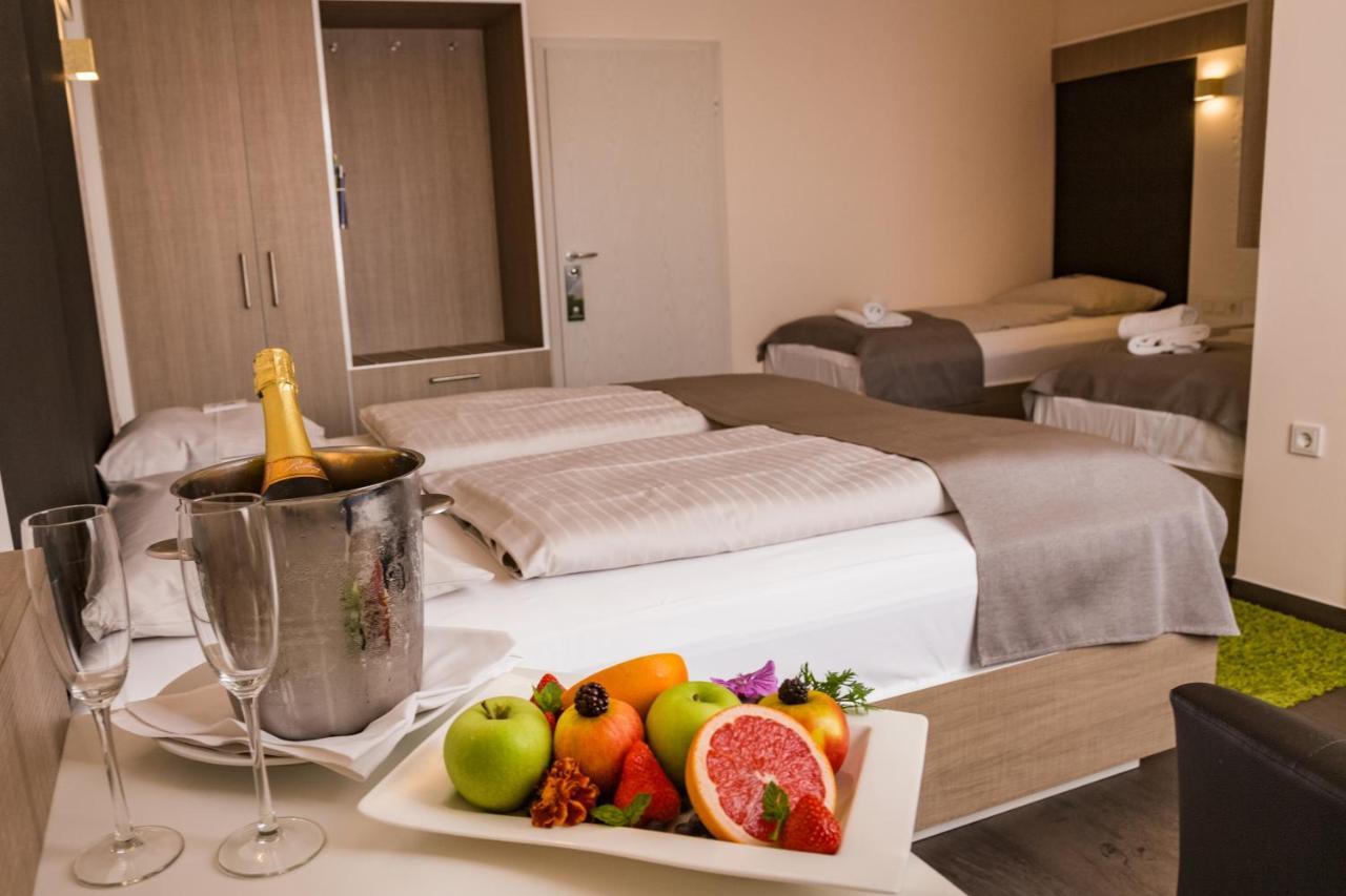 Hotel-Restaurant Zur Krone Löhnberg エクステリア 写真